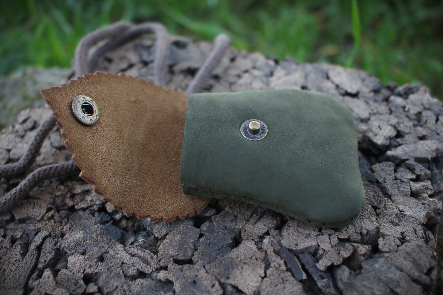 Necklace Leaf Pouch
