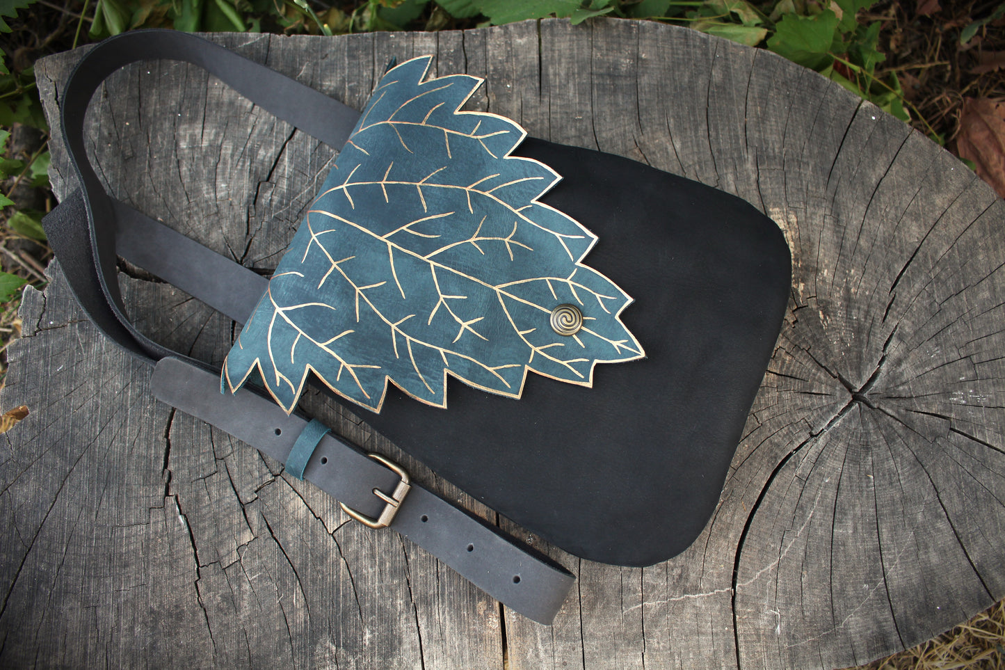 Nettle Leaf Shoulder Bag