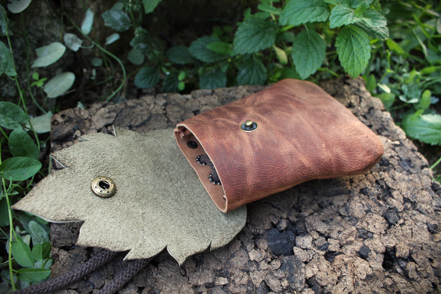 Leaf Pocket (Multiple Colours Available)
