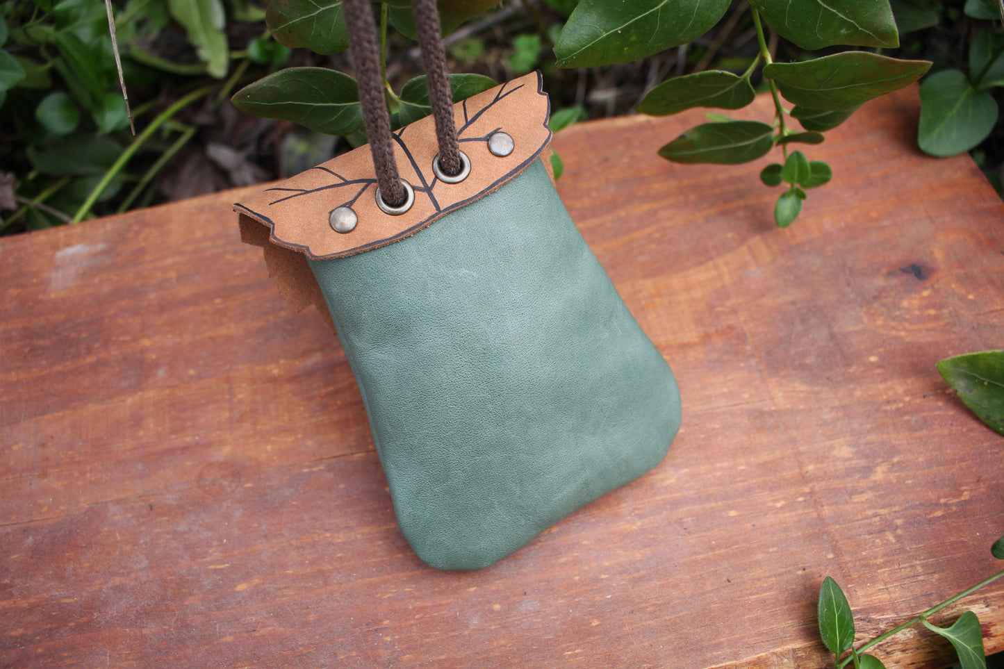 Leaf Pocket