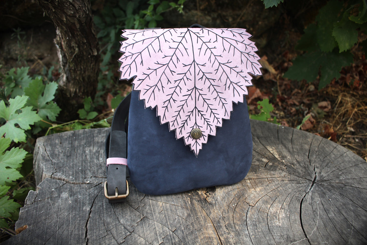 Raspberry Leaf Shoulder Bag