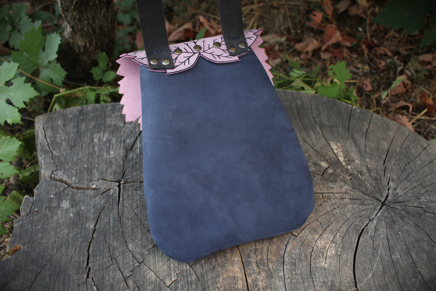 Raspberry Leaf Shoulder Bag